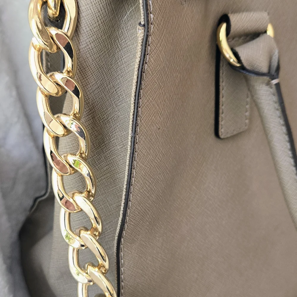 Michael Kors Tan Tote Bag Goldtone  Chain - Picture 9 of 10